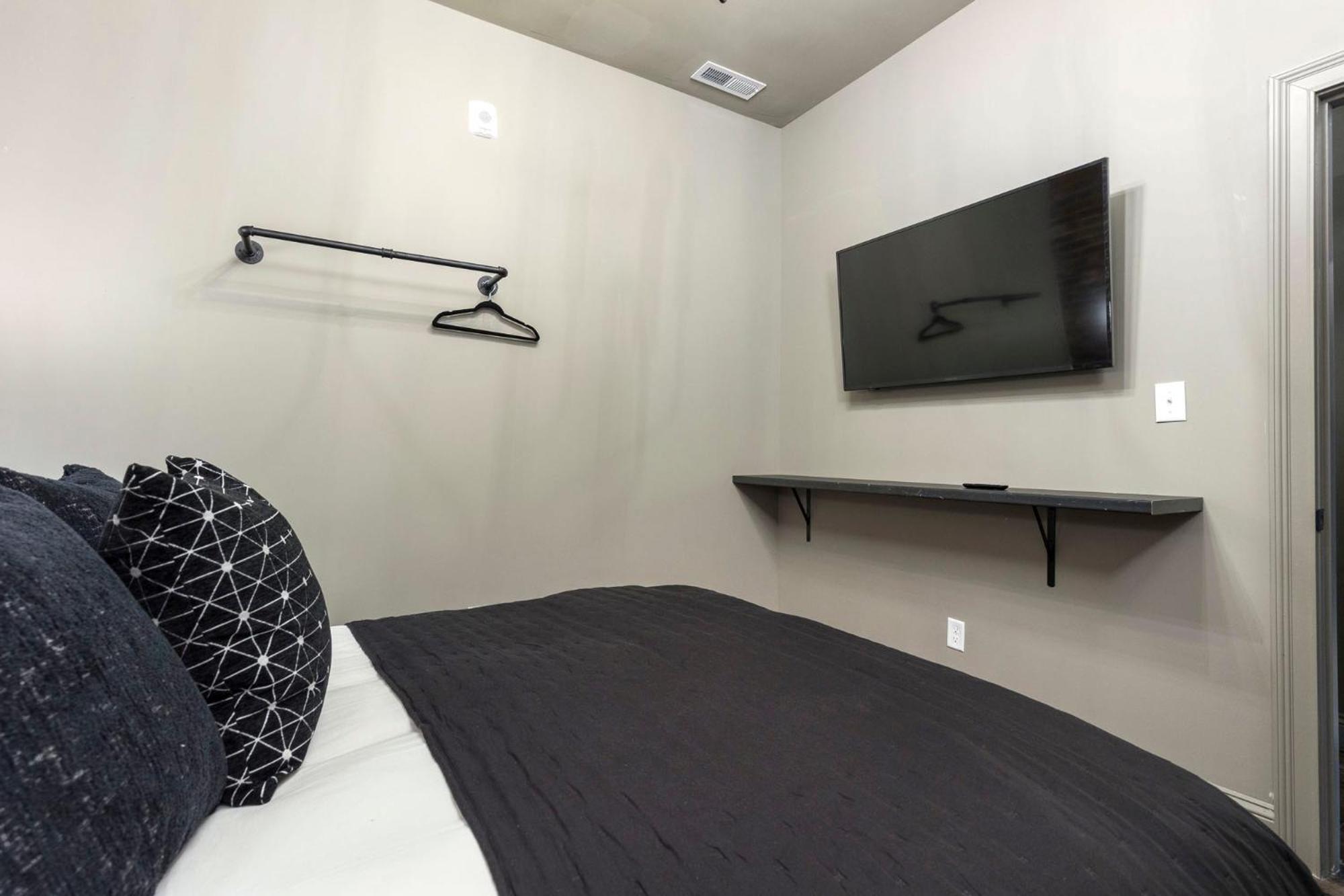 Penthouse Grand Executive Louisville